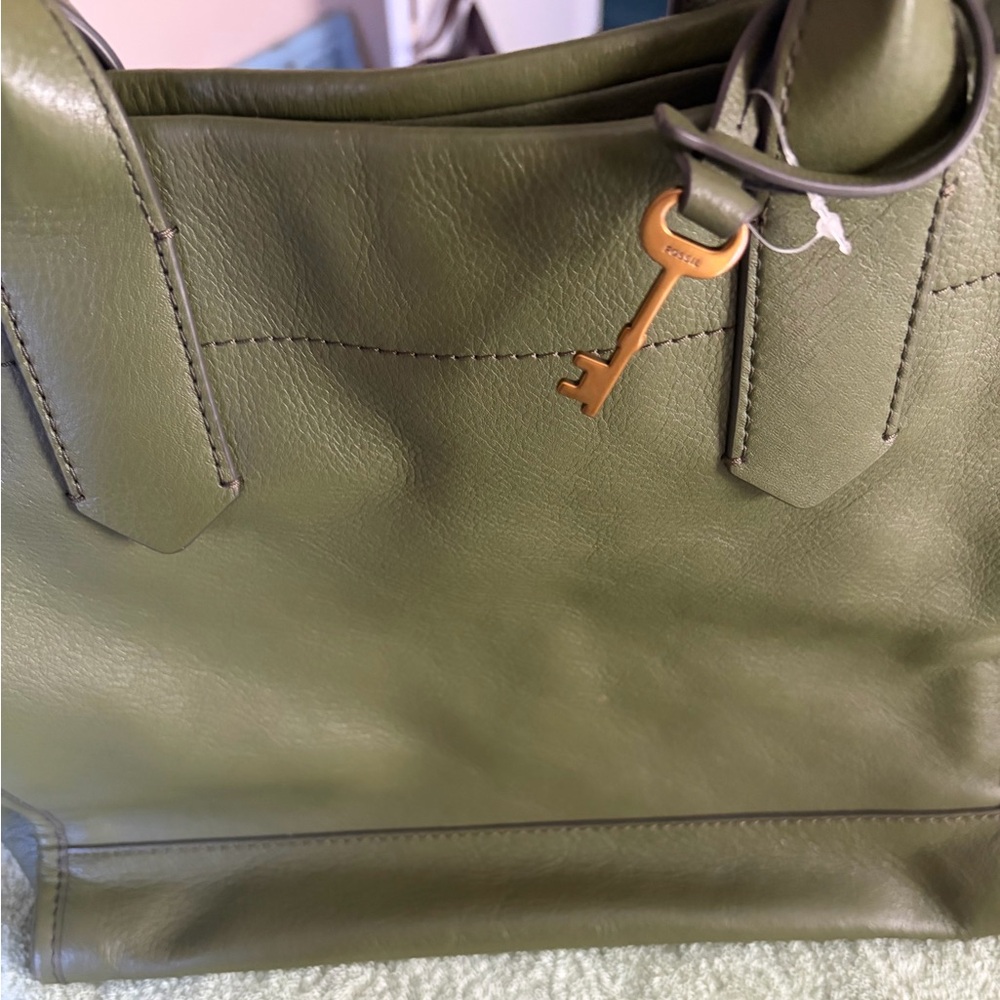 Fossil Olive Green Leather Satchel Crossbody Bag w/ Key Charm NEW - Picture 8 of 8